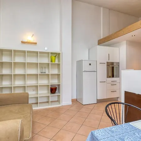 Apartment Roksandic With Balcony Apartment *
