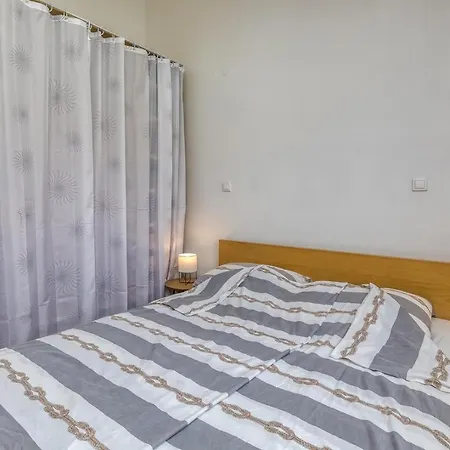 Apartment Apartment Roksandic With Balcony